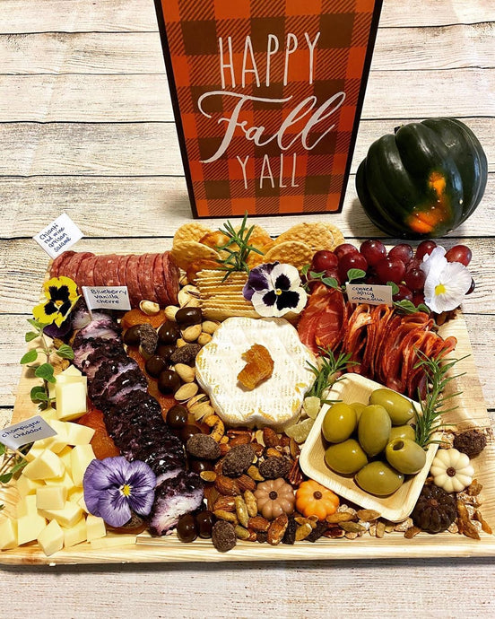 Disposable Charcuterie Boards and Platters For The Holiday Season Using Palm Leaf